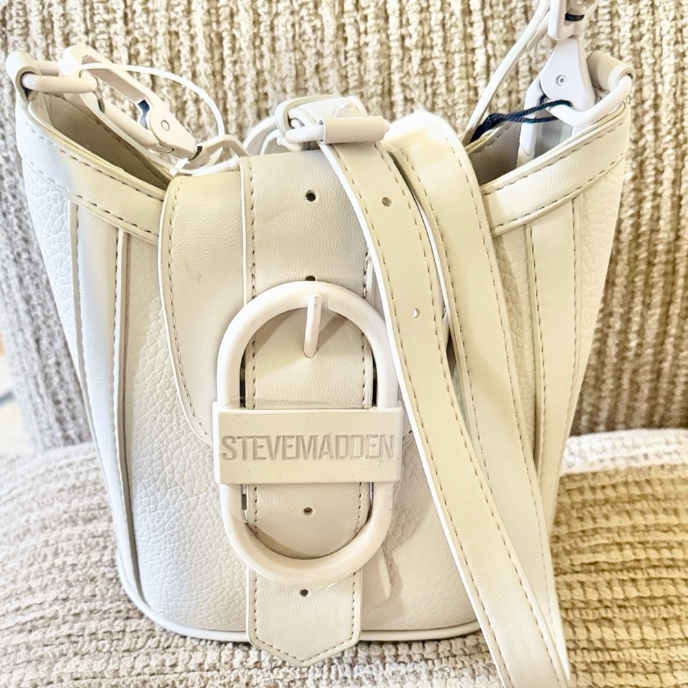 NEW! Steve Madden Cream Mini crossbody Bucket Bag